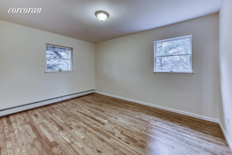 New York City Real Estate | View 25 North Fernwood | guest room1 | View 18