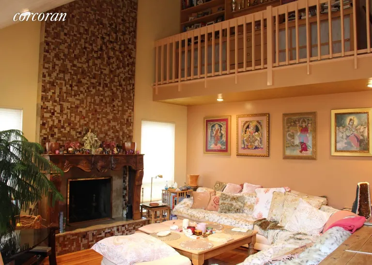 New York City Real Estate | View 11 Atlantic Street | Great room | View 2