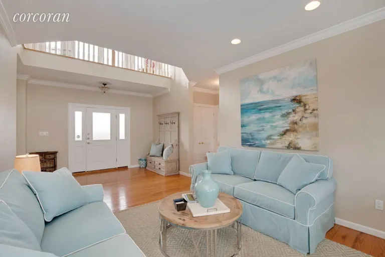New York City Real Estate | View 812 Dune Road | Foyer / Sitting Area | View 4