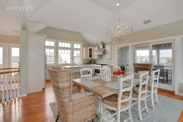 New York City Real Estate | View 812 Dune Road | Dining Area off Eat-in-Kitchen | View 10