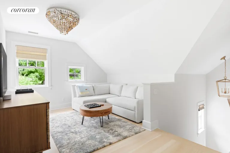 New York City Real Estate | View 3831 Noyac Road | Sitting area | View 20