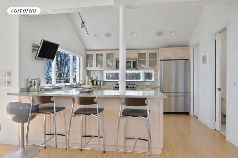 New York City Real Estate | View 22 Lakeside Court | Kitchen Counter | View 7