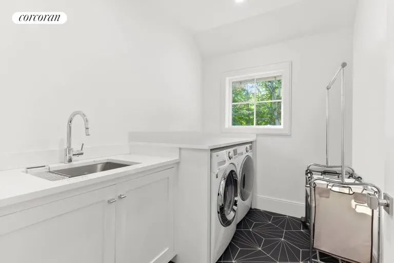 New York City Real Estate | View 8 North Haven Way | 2nd floor Laundry room | View 25