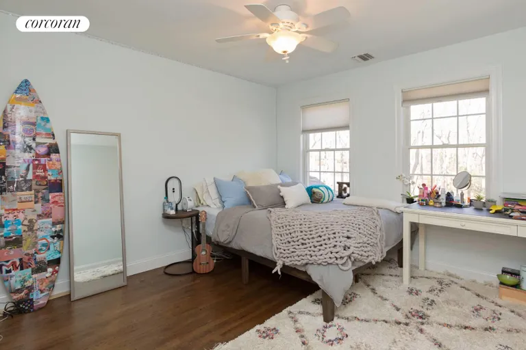 New York City Real Estate | View 21 Cove Neck Lane | Upstairs guest bedroom | View 11