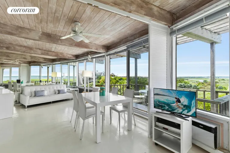 New York City Real Estate | View 101 Dune Road | room 3 | View 4