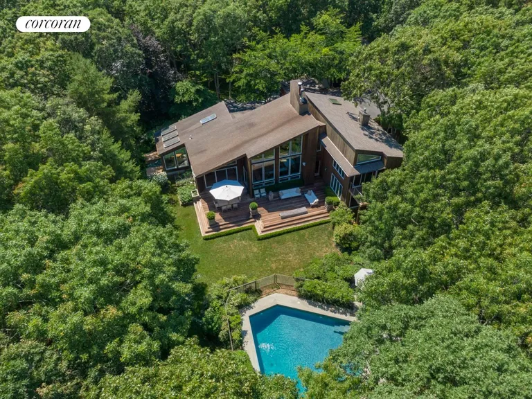 The Hamptons Real Estate | View 8 Kettle Court | room 1 | View 2