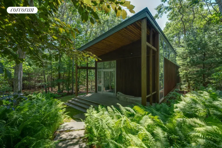 The Hamptons Real Estate | View 8 Kettle Court | Art Studio | View 3