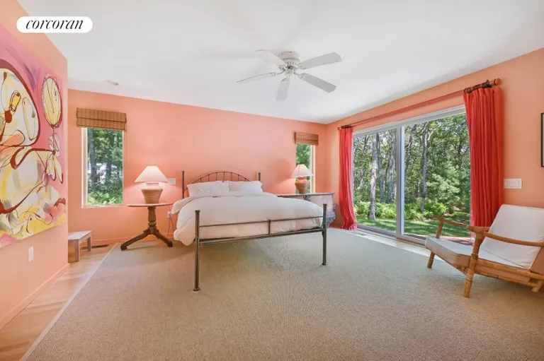 The Hamptons Real Estate | View 8 Kettle Court | room 12 | View 13