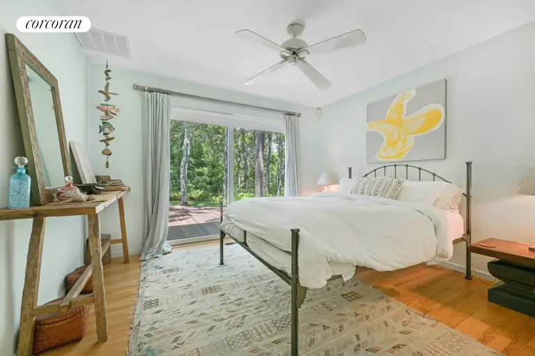 The Hamptons Real Estate | View 8 Kettle Court | room 14 | View 15