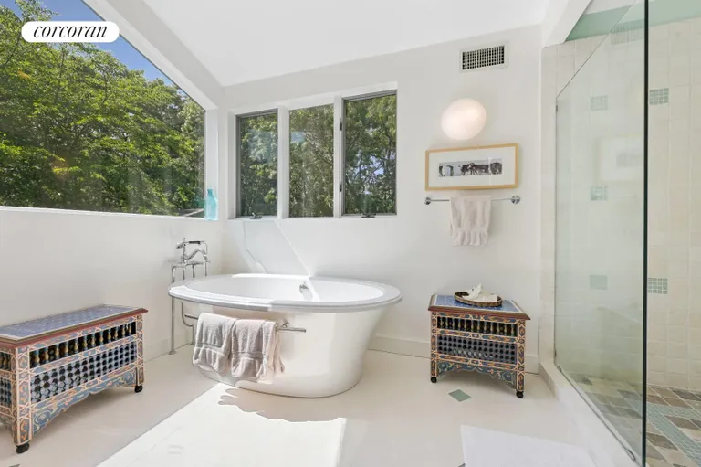 The Hamptons Real Estate | View 8 Kettle Court | room 17 | View 18