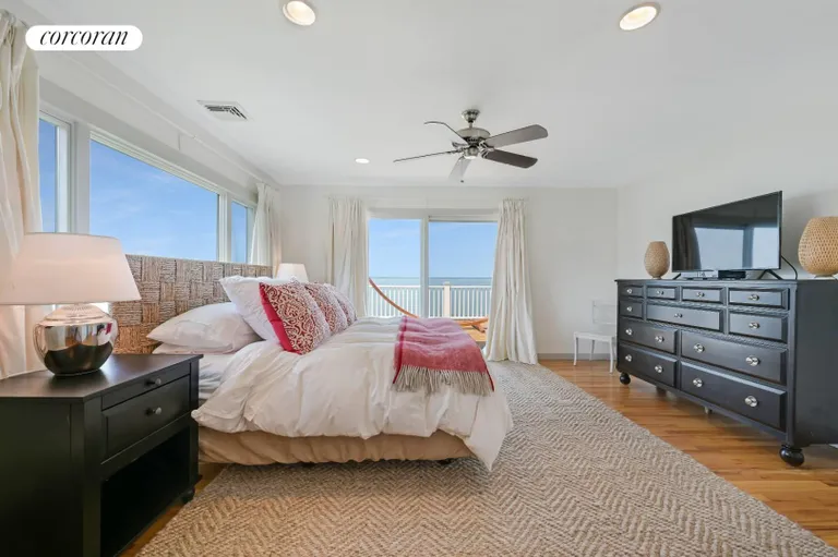 New York City Real Estate | View 18 Peconic Crescent | room 12 | View 13