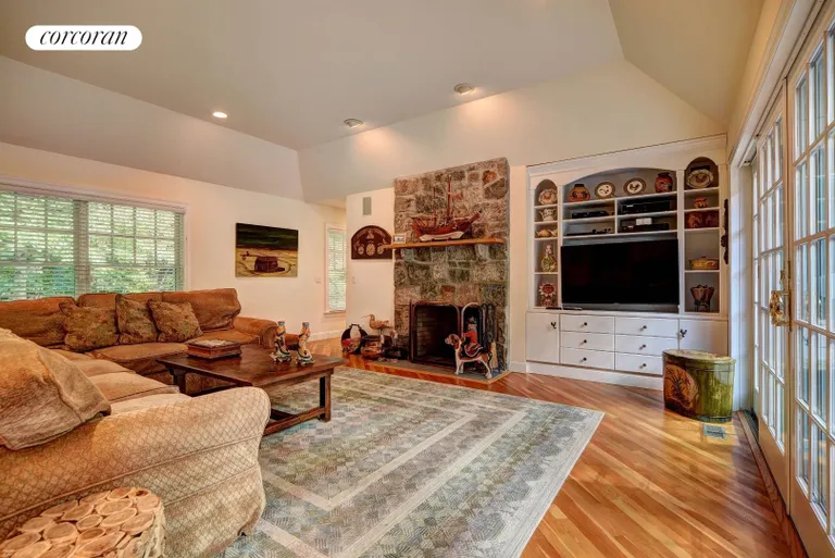New York City Real Estate | View 10 Beechwood Court | room 6 | View 7
