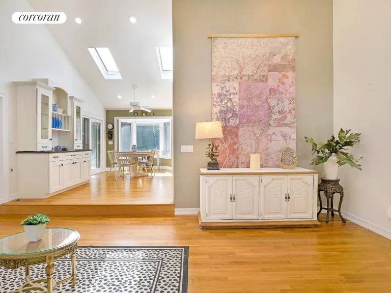 New York City Real Estate | View 12 Foxboro Road | room 3 | View 4