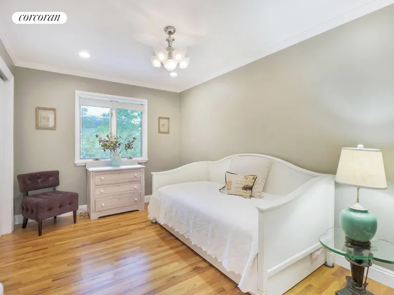 New York City Real Estate | View 12 Foxboro Road | room 20 | View 21