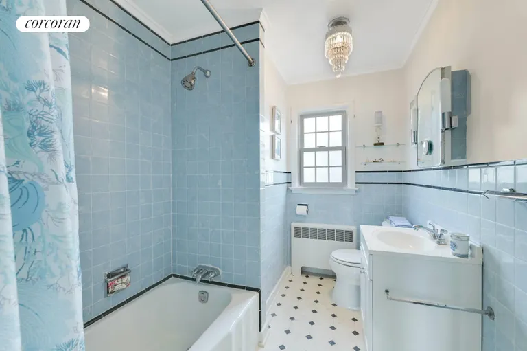 New York City Real Estate | View 15 Willis Street | MCM Tiffany Blue First Floor Bath Bath | View 8