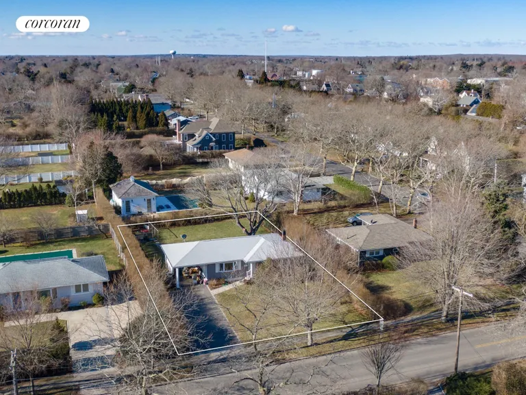 The Hamptons Real Estate | View 121 David Whites Lane | 3 Beds, 1 Bath | View 1