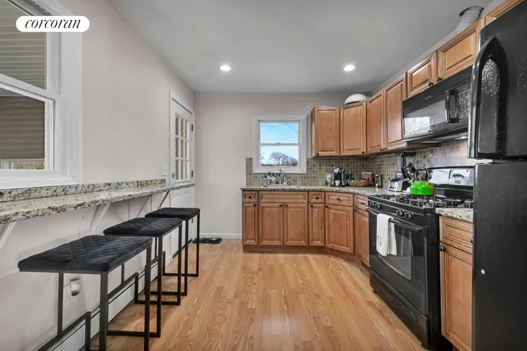 The Hamptons Real Estate | View 121 David Whites Lane | room 7 | View 8