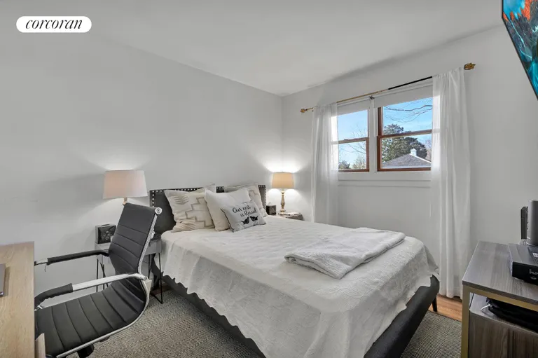 The Hamptons Real Estate | View 121 David Whites Lane | room 9 | View 10