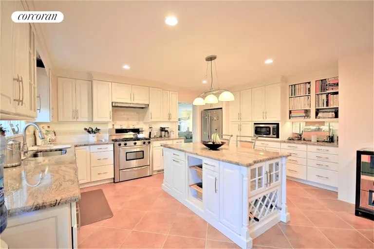 New York City Real Estate | View 10 Old Scallop Pond Road | Chef's Own Kitchen | View 15
