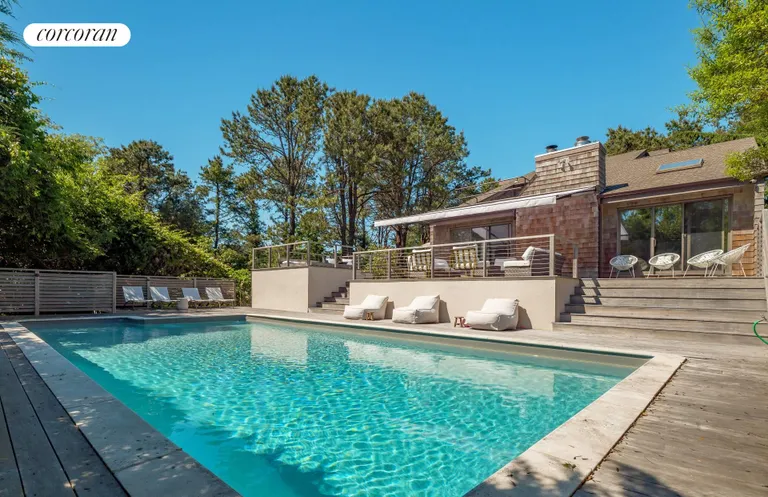 The Hamptons Real Estate | View 25 Blackwatch Court | 4 Beds, 3 Baths | View 1