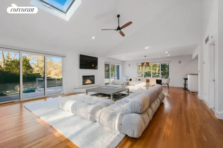 The Hamptons Real Estate | View 25 Blackwatch Court | Open Living | View 2