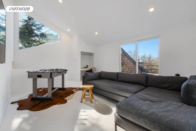 The Hamptons Real Estate | View 25 Blackwatch Court | Den | View 12