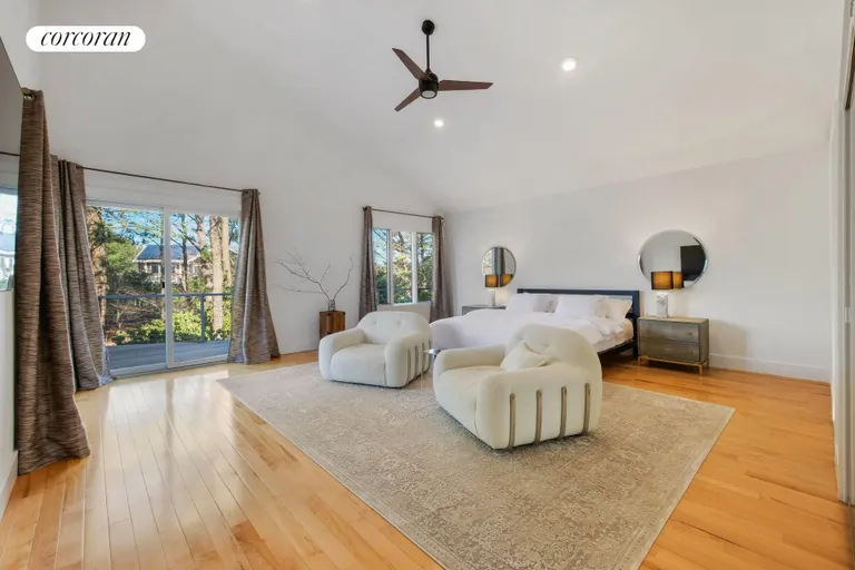 The Hamptons Real Estate | View 25 Blackwatch Court | Primary Bedroom | View 14