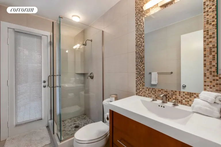 The Hamptons Real Estate | View 25 Blackwatch Court | Bath | View 19