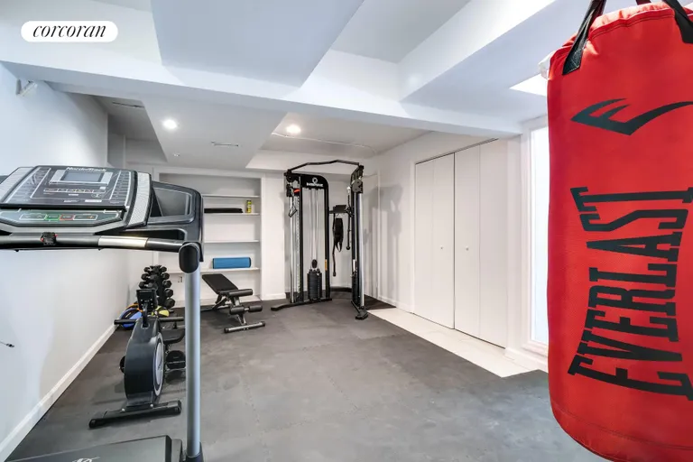 The Hamptons Real Estate | View 25 Blackwatch Court | All New Fitness Room | View 21