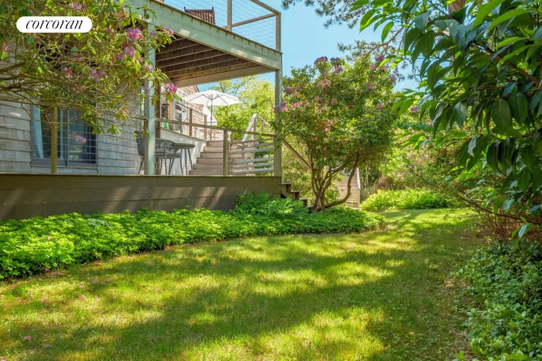 The Hamptons Real Estate | View 25 Blackwatch Court | Private Decks | View 25