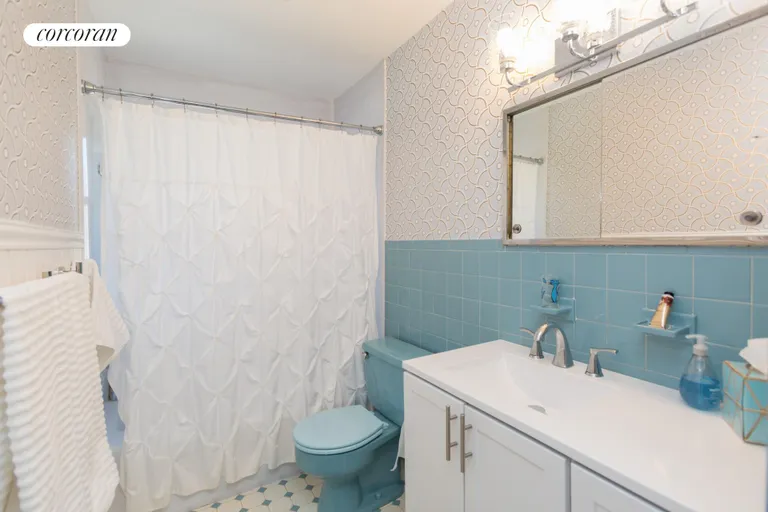 New York City Real Estate | View 41 Hampton Bays Drive | full bathroom | View 8