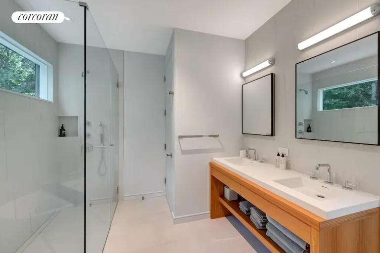 New York City Real Estate | View 33 Hedges Banks Drive | Second level Primary bedroom bathroom | View 25