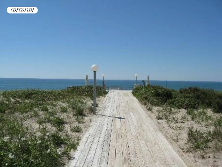 New York City Real Estate | View 101 Dune Road | To The Ocean | View 7