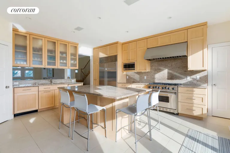The Hamptons Real Estate | View 266 Marine Blvd. | room 8 | View 9