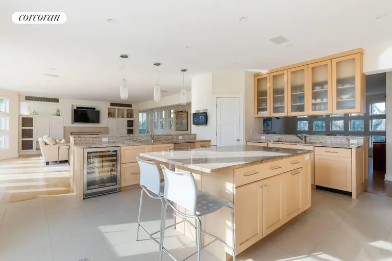 The Hamptons Real Estate | View 266 Marine Blvd. | room 9 | View 10