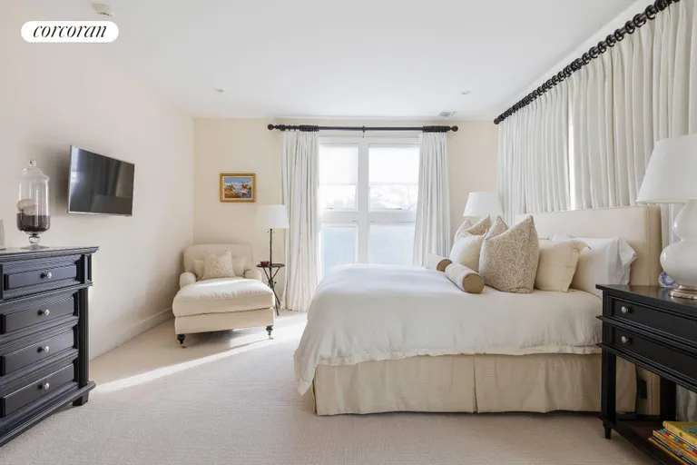 The Hamptons Real Estate | View 266 Marine Blvd. | room 12 | View 13