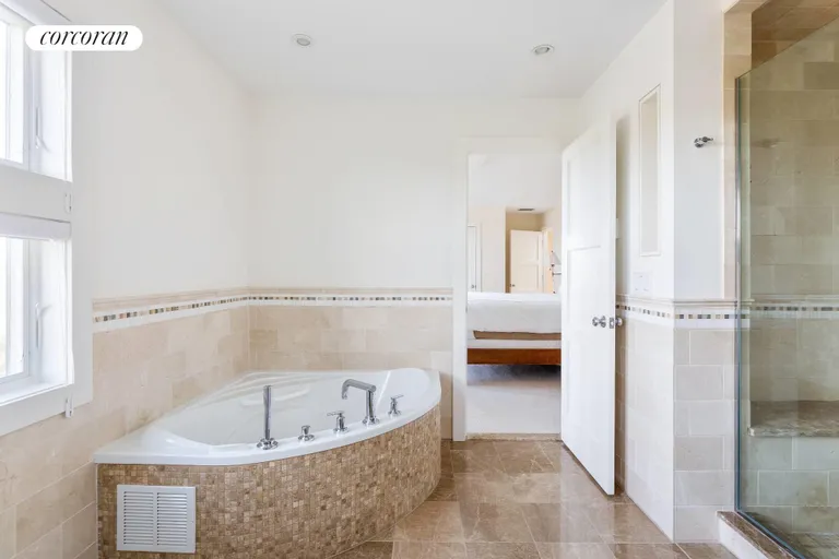 The Hamptons Real Estate | View 266 Marine Blvd. | room 15 | View 16