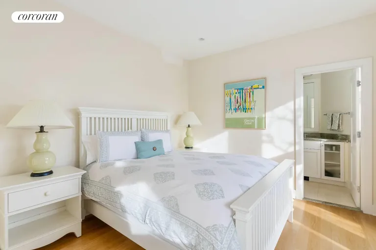 The Hamptons Real Estate | View 266 Marine Blvd. | room 16 | View 17