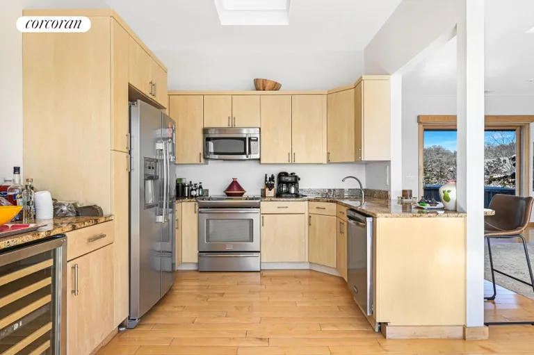 New York City Real Estate | View 23 Seabreeze Lane | open kitchen | View 14