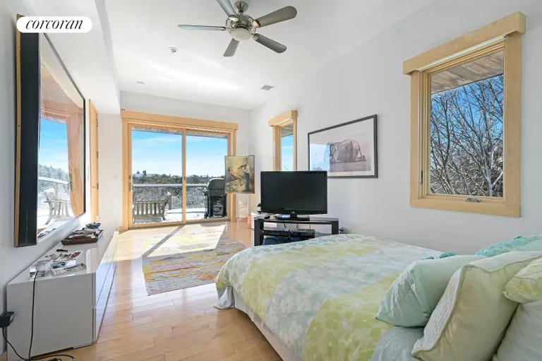 New York City Real Estate | View 23 Seabreeze Lane | primary bedroom ensuite | View 20