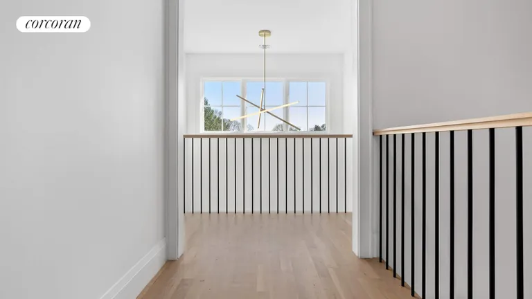 New York City Real Estate | View 8 Sweetgrass Road | Oak Railing and Black Spindle Banister | View 20