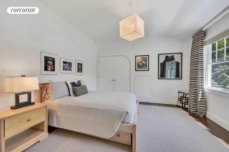New York City Real Estate | View 203 Bull Path | room 19 | View 20