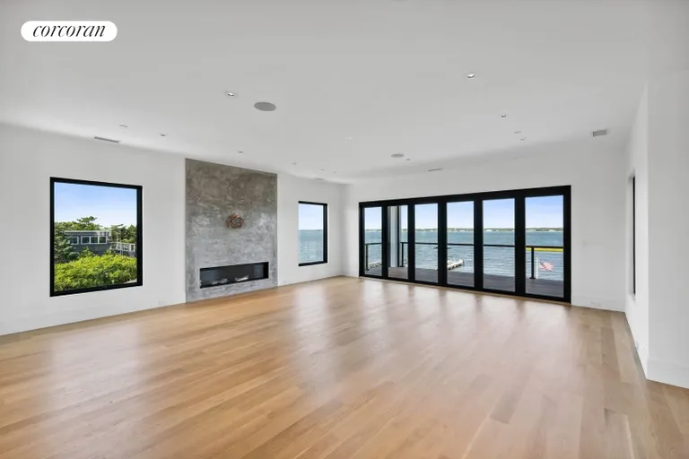 New York City Real Estate | View 486 Dune Road | room 4 | View 5