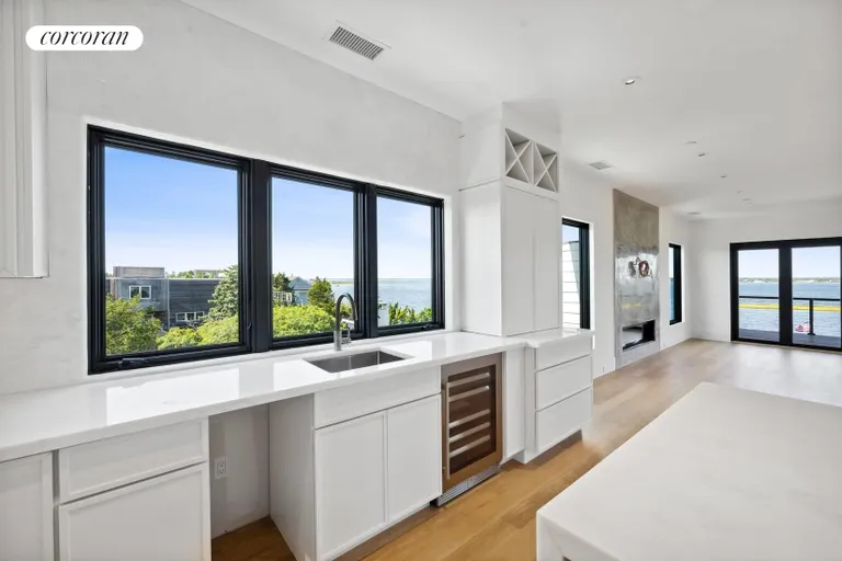 New York City Real Estate | View 486 Dune Road | room 7 | View 8