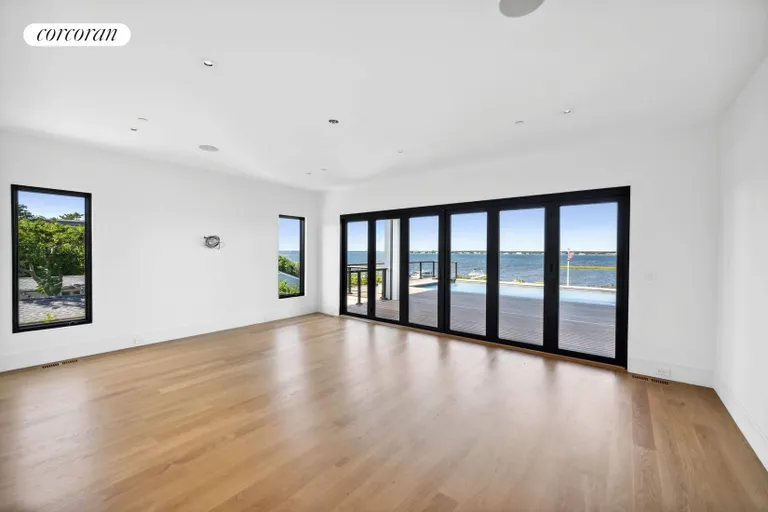 New York City Real Estate | View 486 Dune Road | room 10 | View 11
