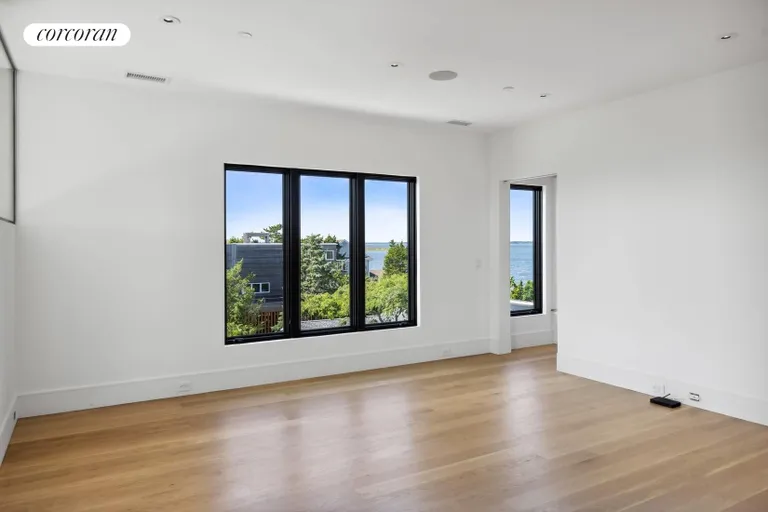 New York City Real Estate | View 486 Dune Road | room 18 | View 19