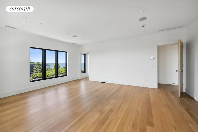 New York City Real Estate | View 486 Dune Road | room 19 | View 20