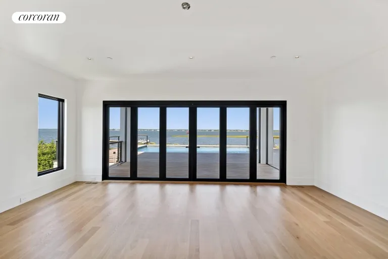 New York City Real Estate | View 486 Dune Road | room 31 | View 32