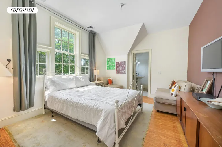New York City Real Estate | View 15 Shorewood Road | room 21 | View 22
