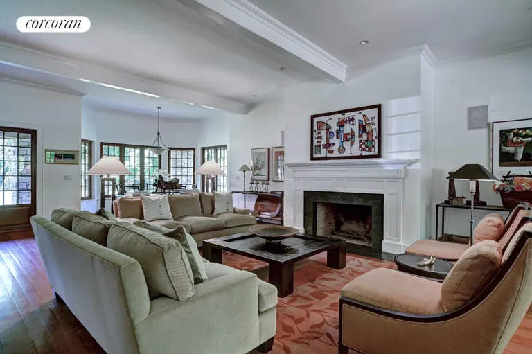 New York City Real Estate | View 41 Manhanset Road | room 2 | View 3